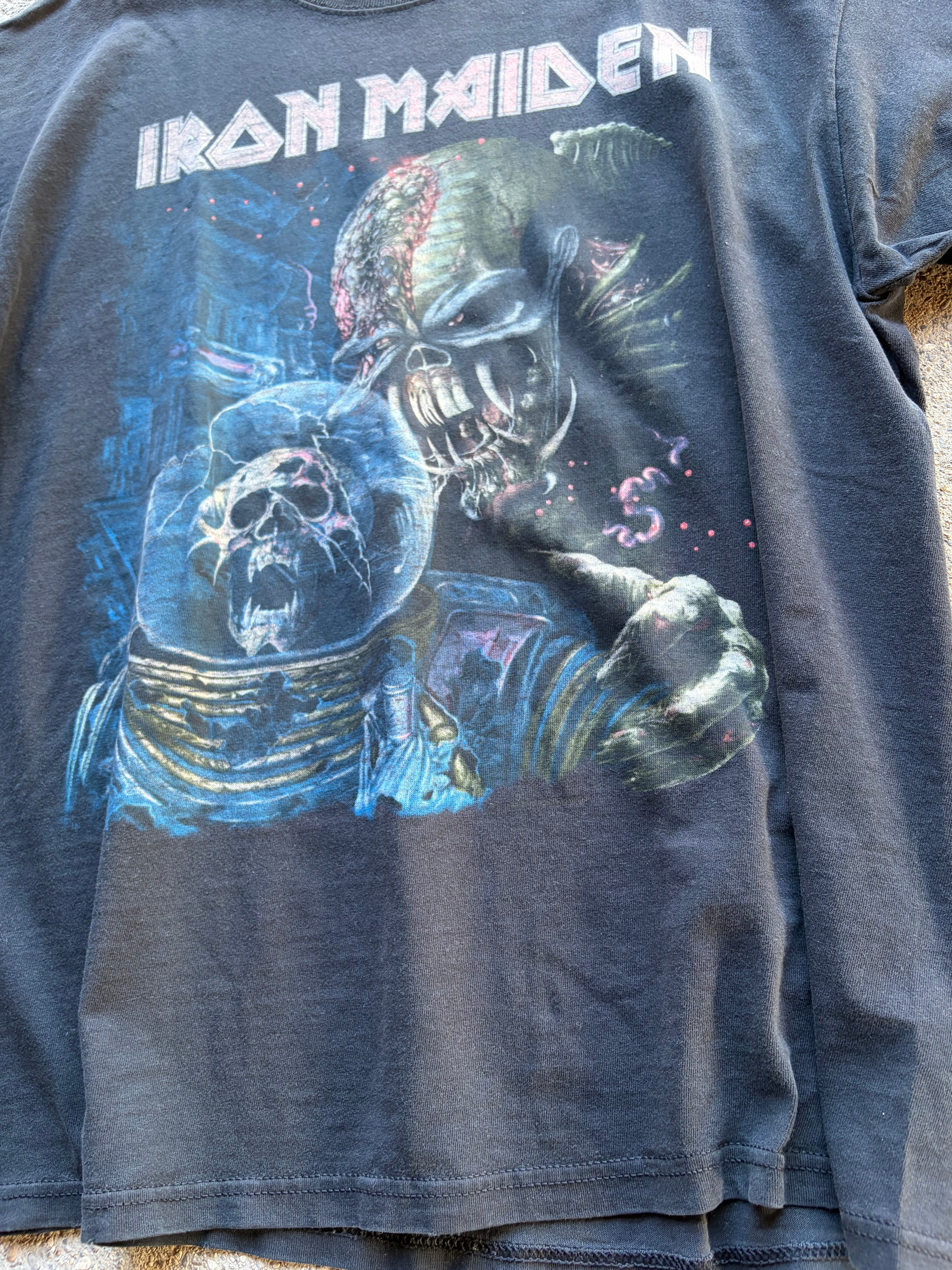 Vintage Faded distressed Iron Maiden t shirt Size L/XL