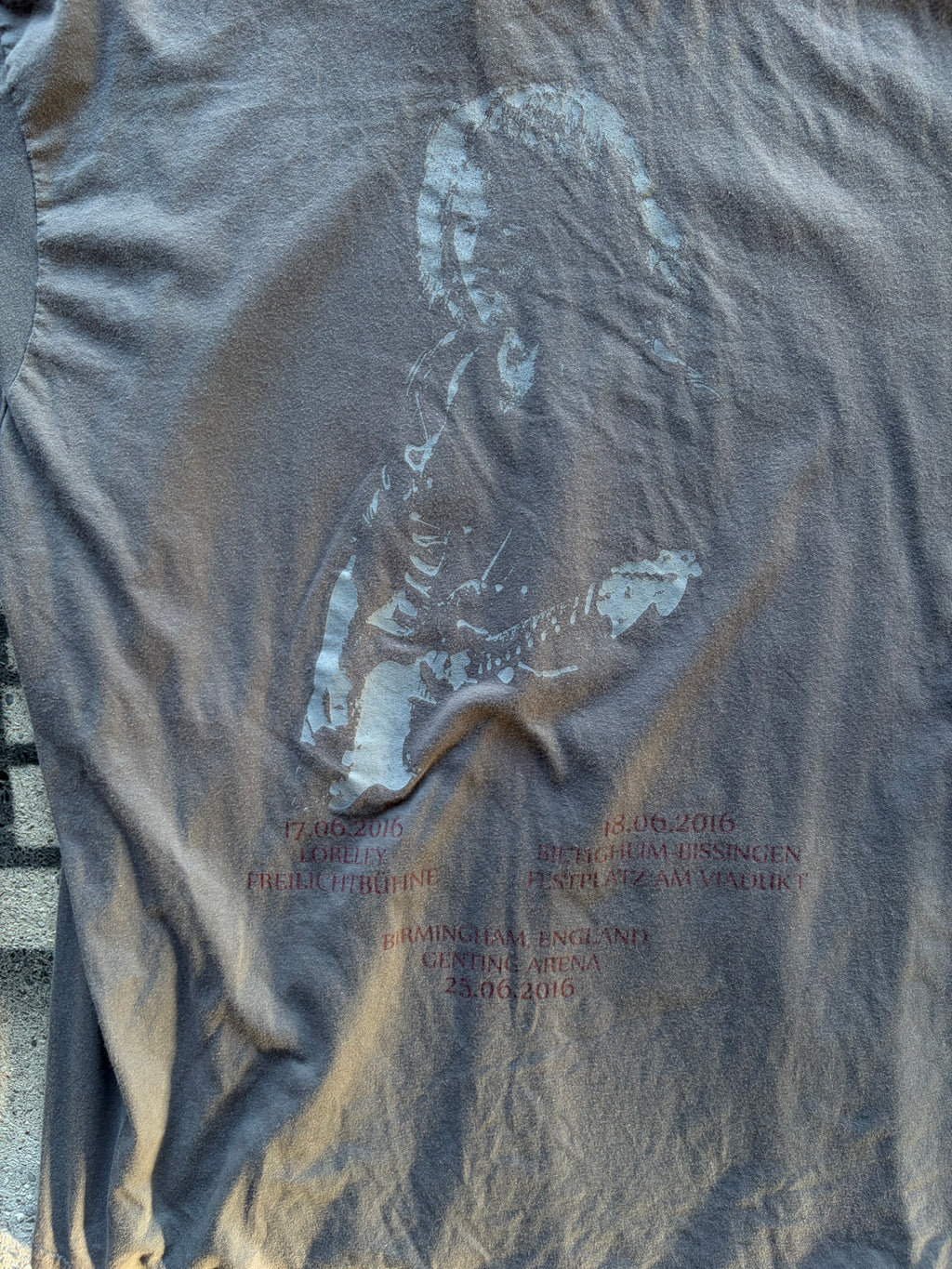 Vintage Rainbow Band t shirt Size M/L
