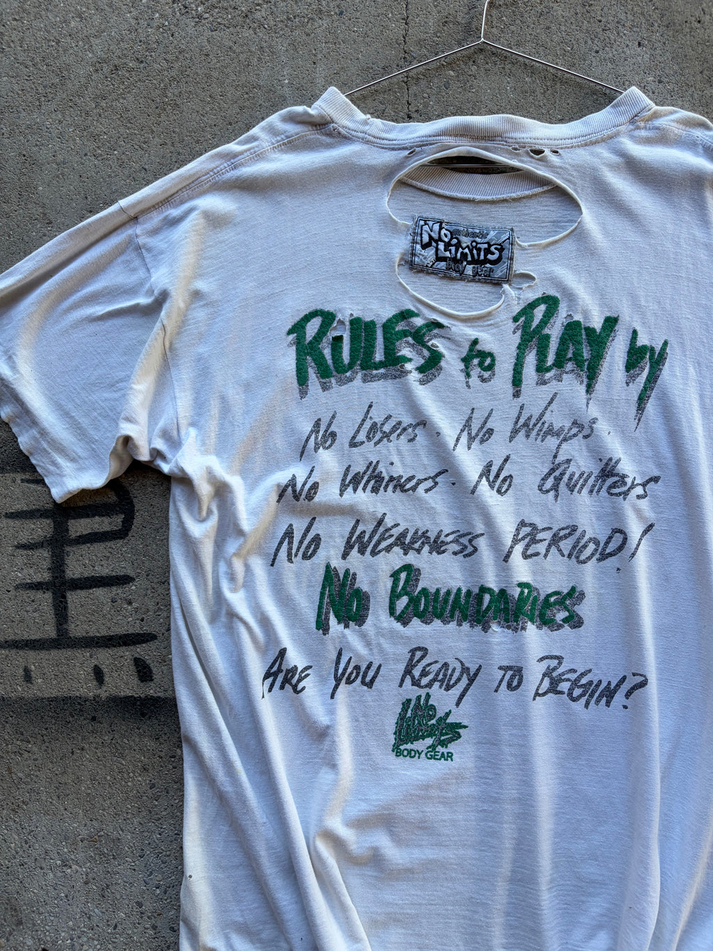 Vintage Trashed Single Stitch T Shirt Size L/XL