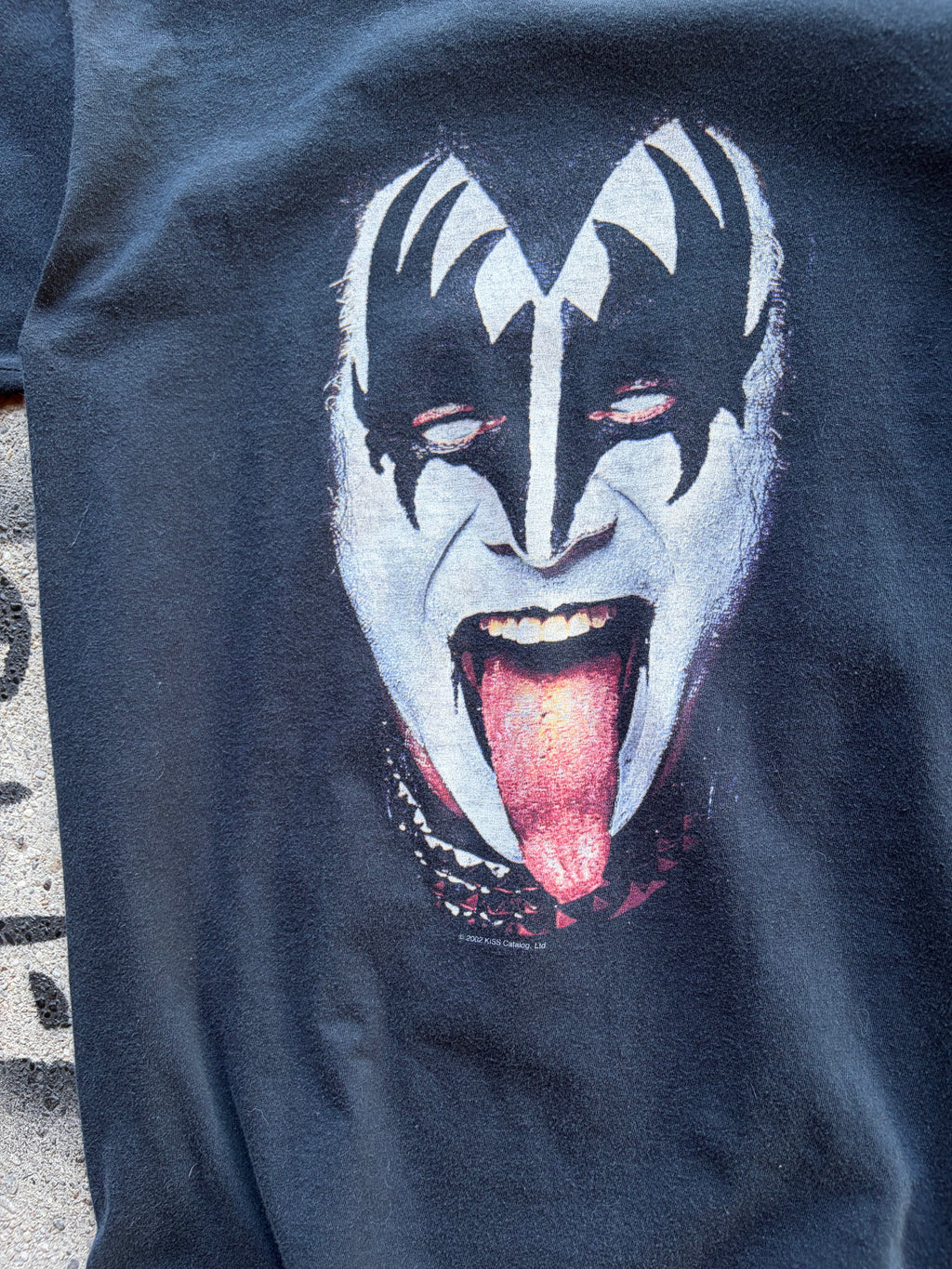 Vintage Faded Kiss Shirt Size S