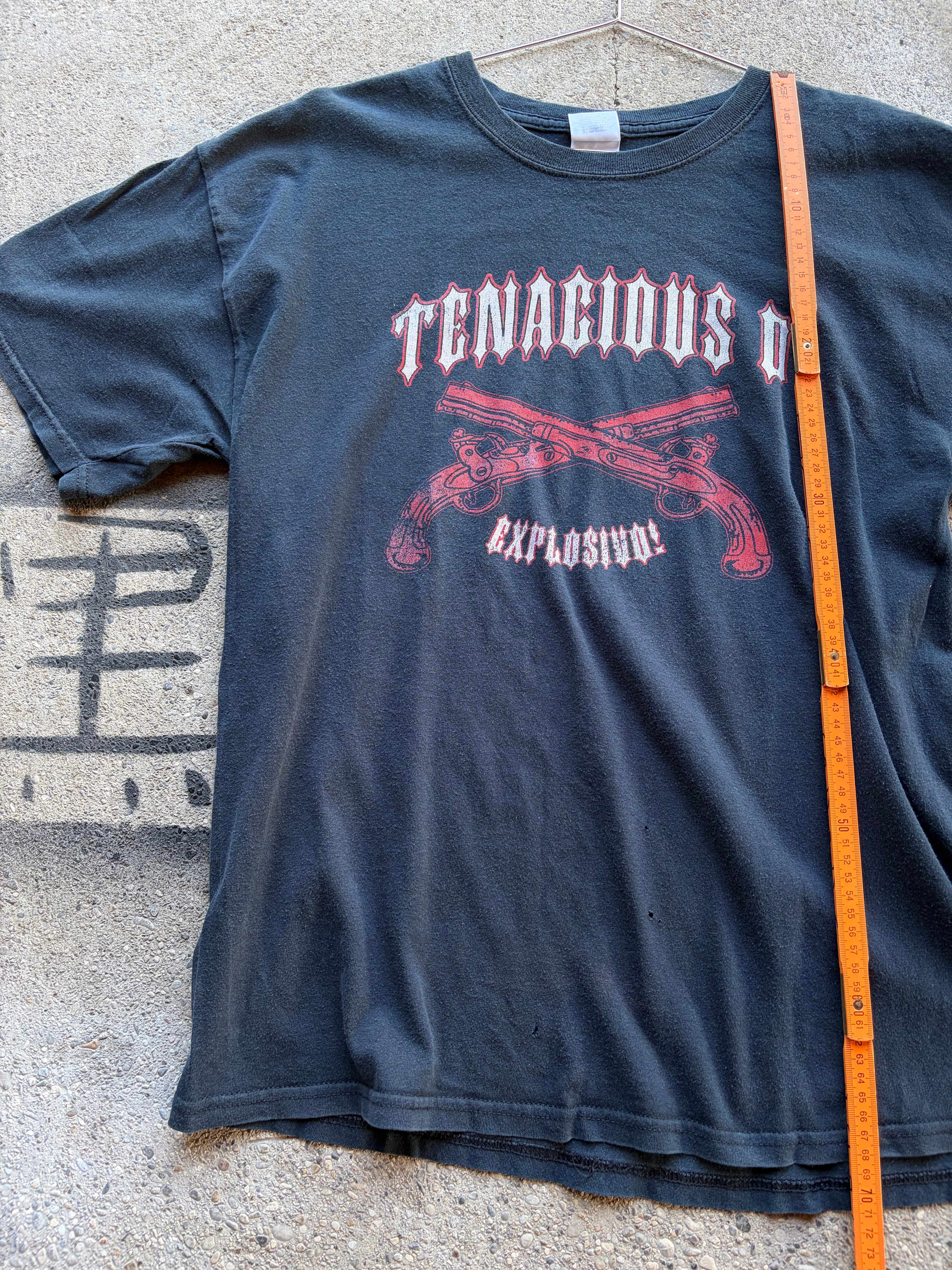 Vintage faded Tenacious faded T Shirt Size L